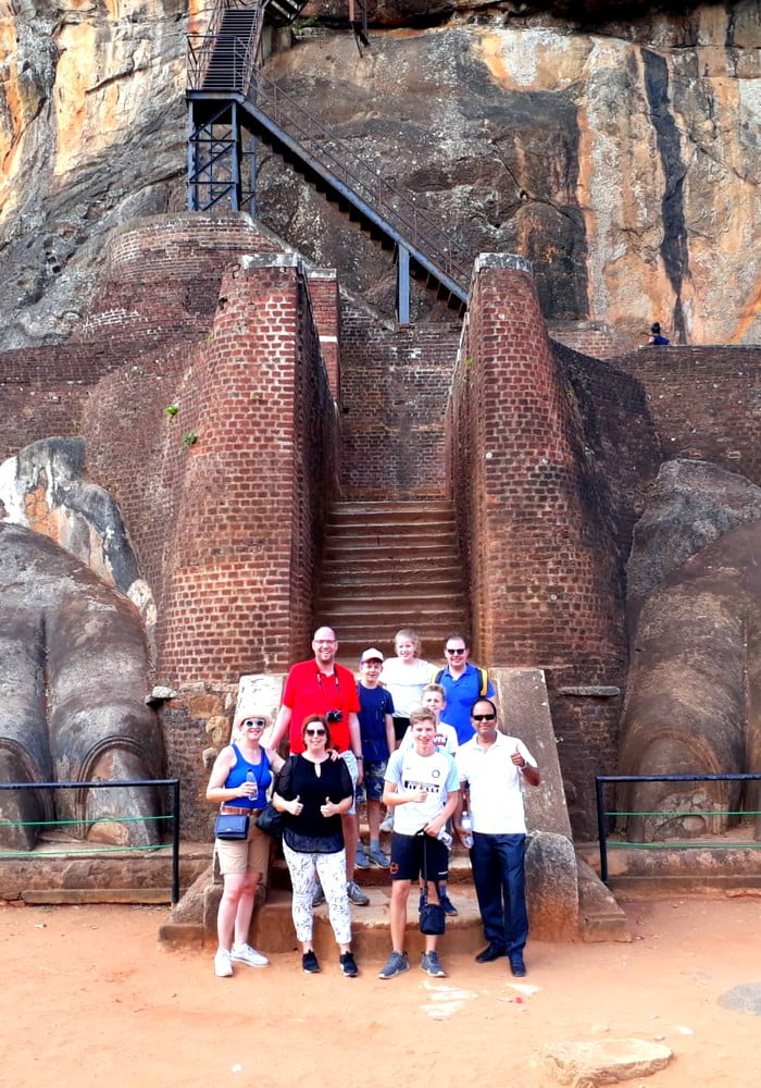 sigiriya-steps-srilanka-